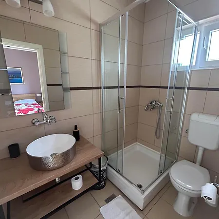 Perina Guest house Tisno
